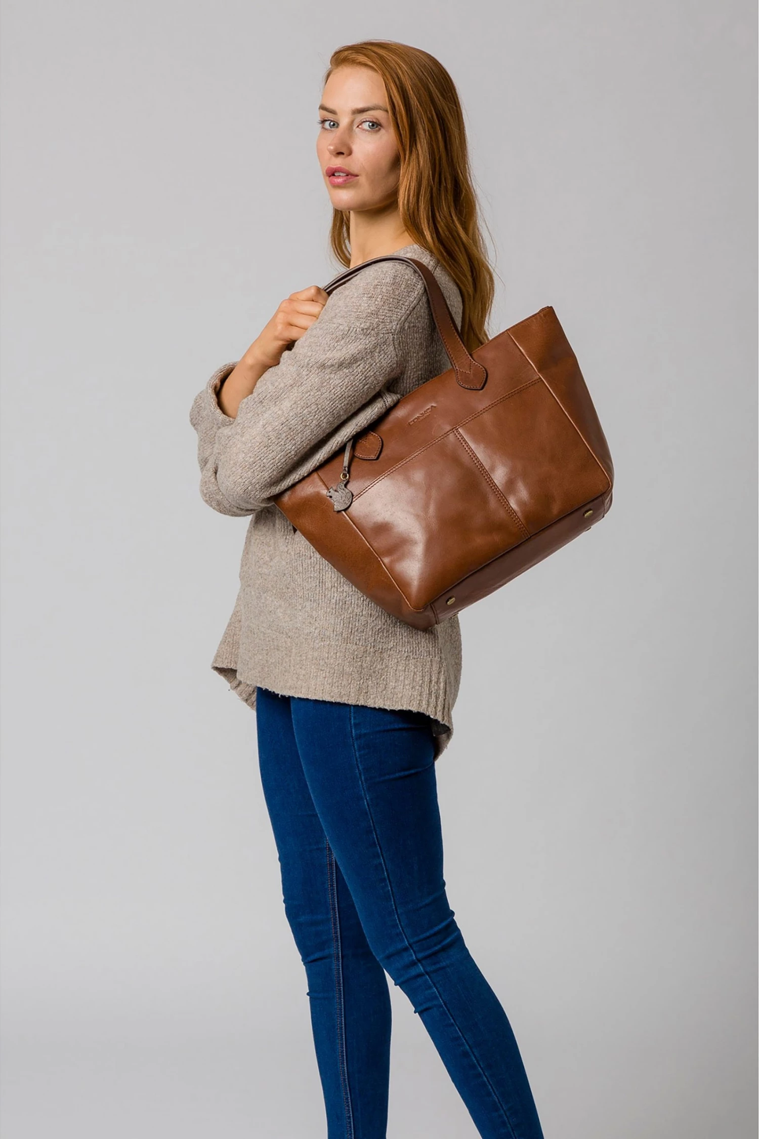 Conkca Harp Leather Tote Bag Black - Image 4