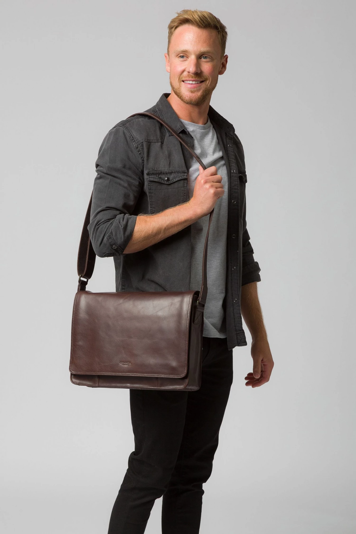 Conkca Zagallo Leather Messenger Bag Dark Brown - Image 2